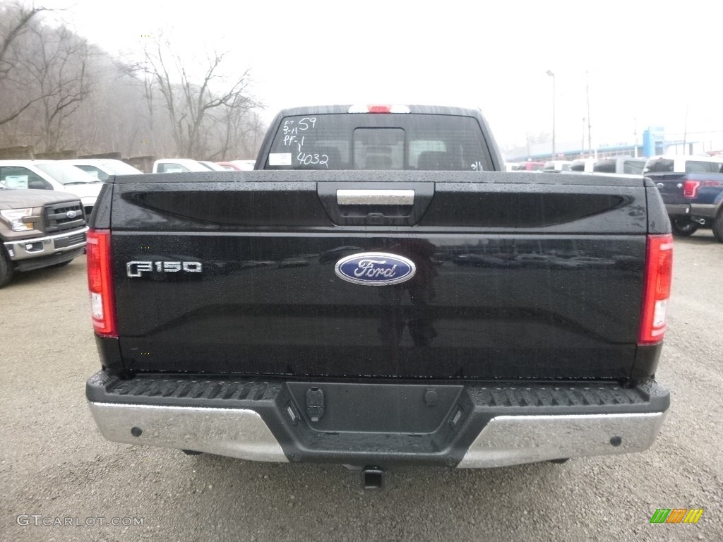 2017 F150 XLT SuperCab 4x4 - Shadow Black / Earth Gray photo #3