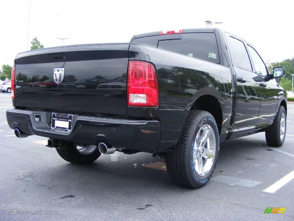 2009 Ram 1500 Sport Crew Cab - Brilliant Black Crystal Pearl / Dark Slate Gray photo #3