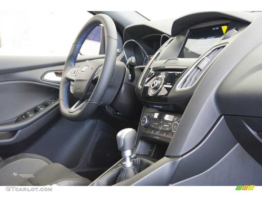 2017 Focus RS Hatch - Nitrous Blue / Charcoal Black Recaro Leather photo #9