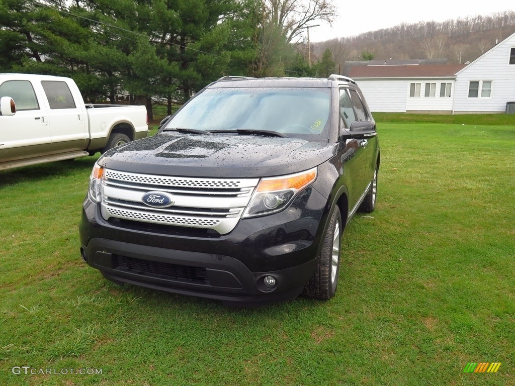 2014 Explorer XLT 4WD - Tuxedo Black / Charcoal Black photo #3