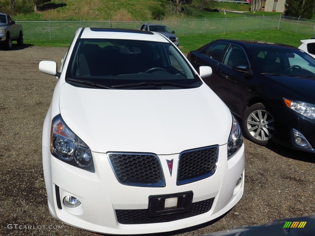 2009 Vibe GT - Ultra White / Ebony photo #2