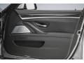 Space Gray Metallic - 5 Series 550i Sedan Photo No. 21