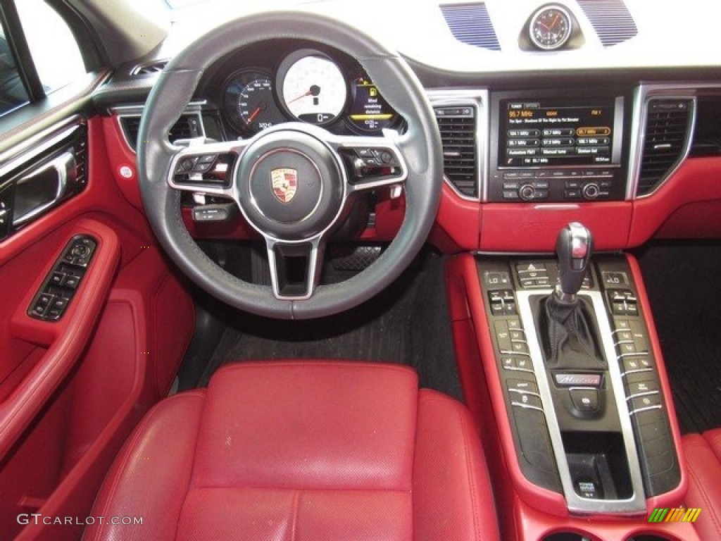 2015 Porsche Macan S Black/Garnet Red Dashboard Photo #119549470