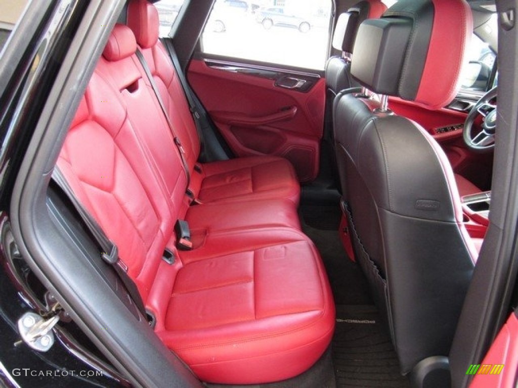 Black/Garnet Red Interior 2015 Porsche Macan S Photo #119549500