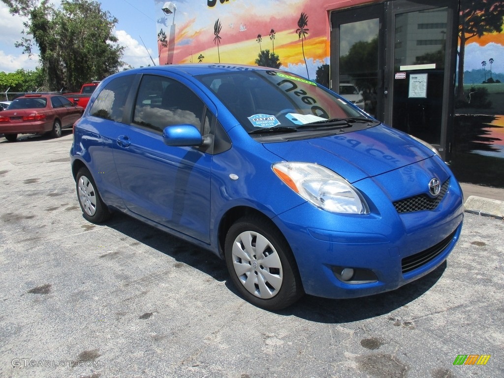 2010 Yaris 3 Door Liftback - Blazing Blue Pearl / Dark Charcoal photo #5