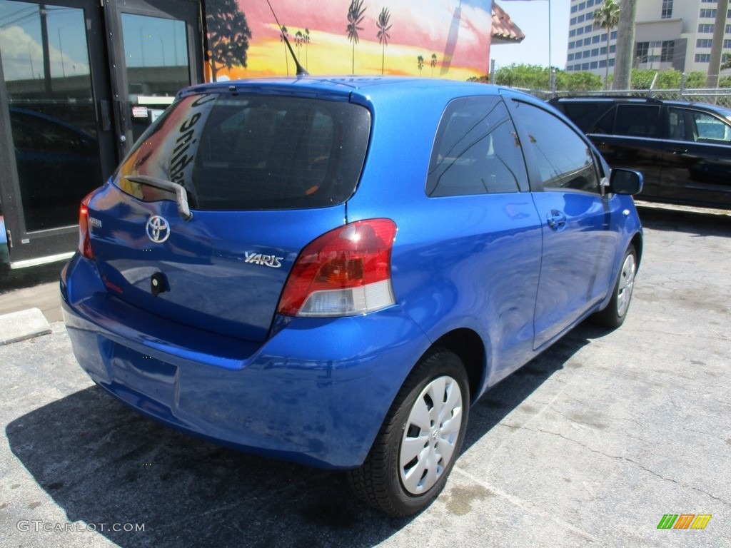 2010 Yaris 3 Door Liftback - Blazing Blue Pearl / Dark Charcoal photo #6