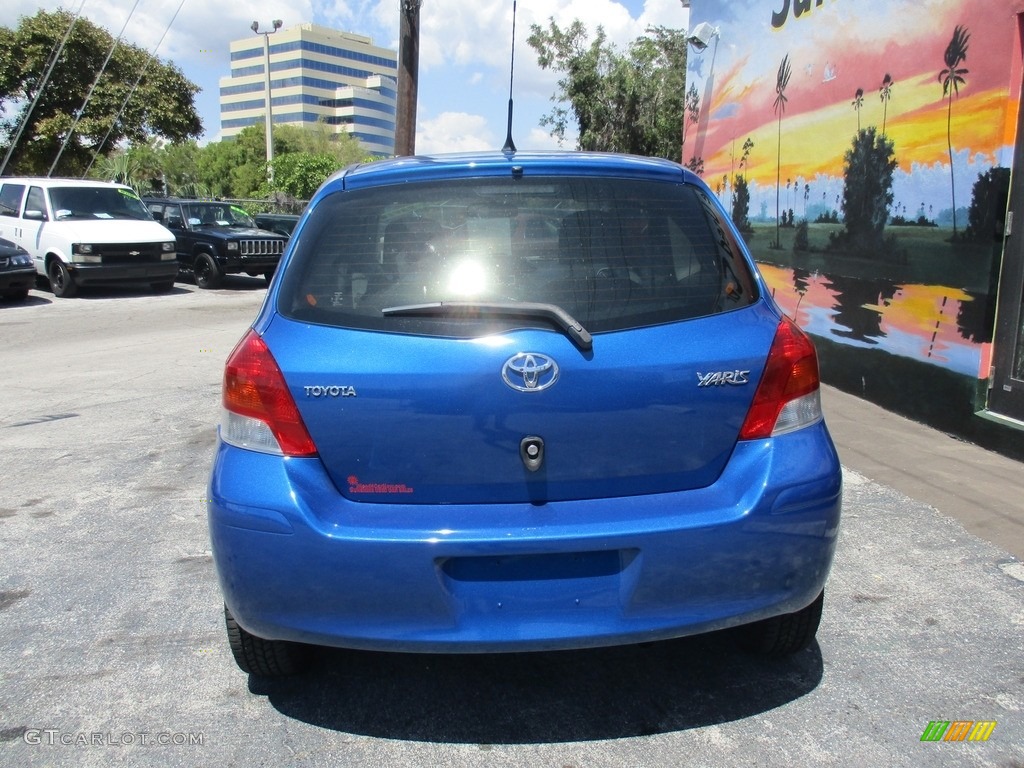 2010 Yaris 3 Door Liftback - Blazing Blue Pearl / Dark Charcoal photo #8