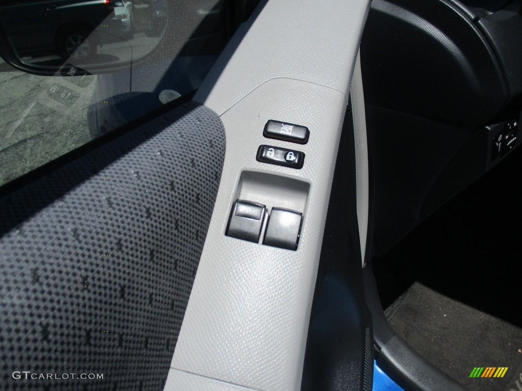 2010 Yaris 3 Door Liftback - Blazing Blue Pearl / Dark Charcoal photo #11