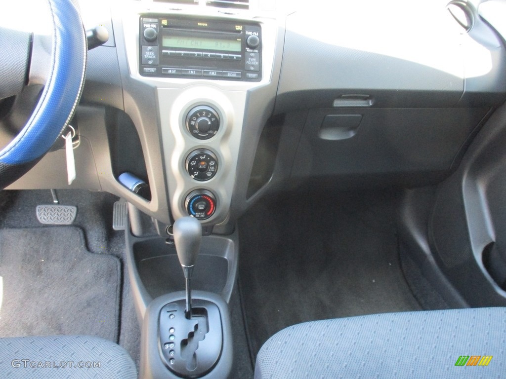 2010 Yaris 3 Door Liftback - Blazing Blue Pearl / Dark Charcoal photo #12