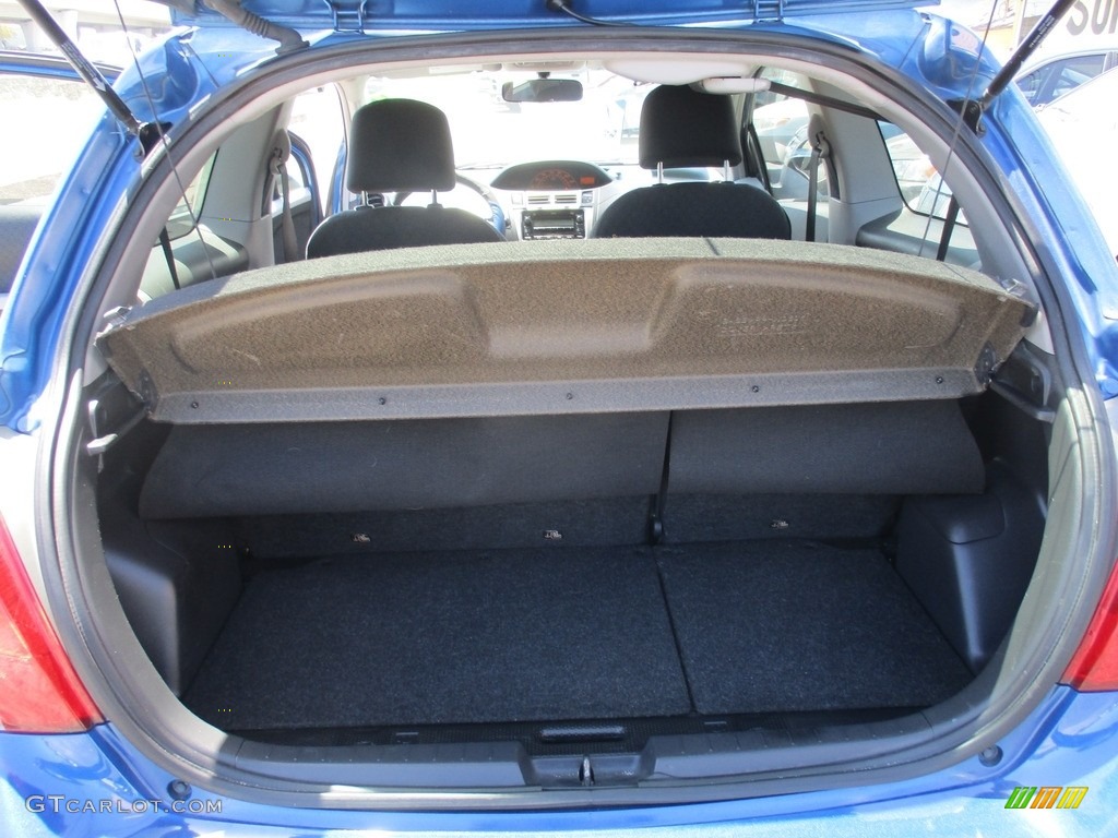 2010 Yaris 3 Door Liftback - Blazing Blue Pearl / Dark Charcoal photo #20