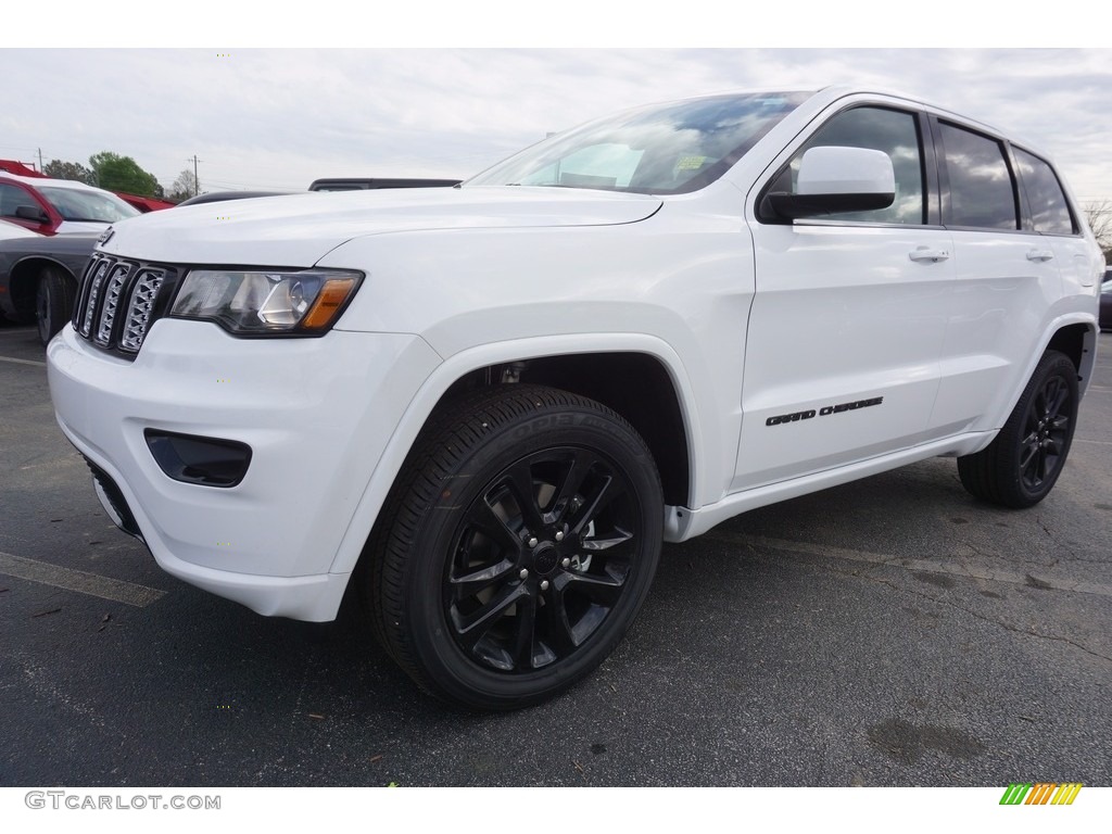 2017 Grand Cherokee Laredo 4x4 - Bright White / Black photo #1