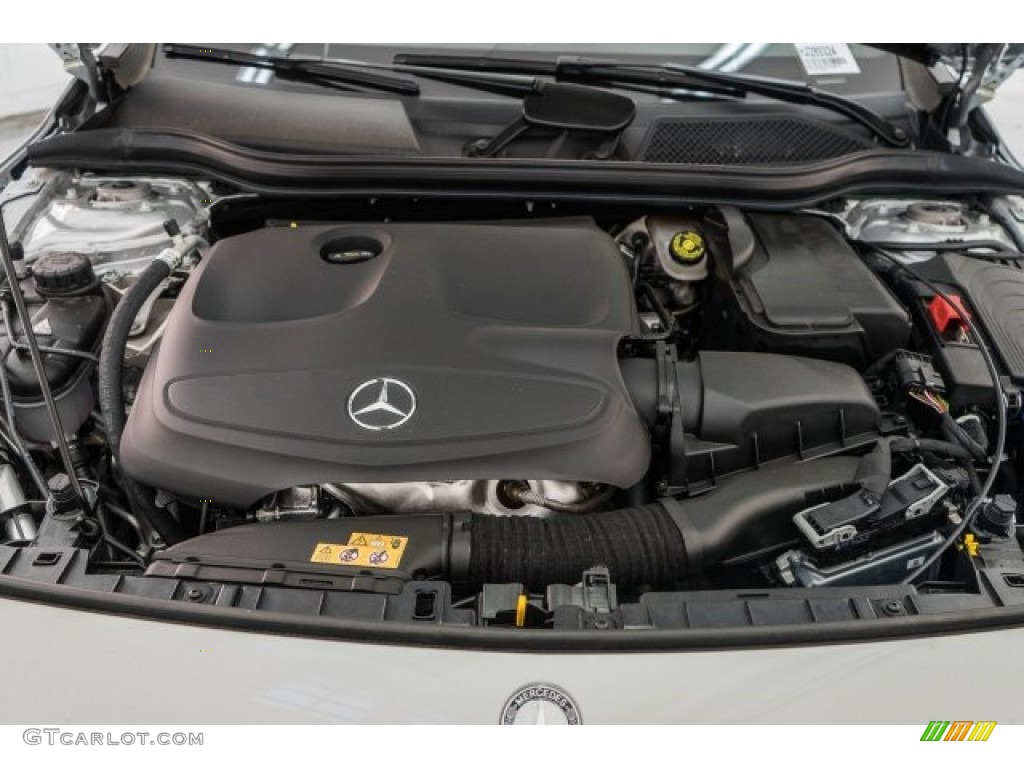 2017 Mercedes-Benz GLA 250 Engine Photos