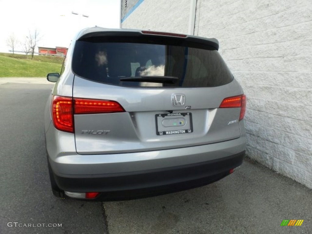 2017 Pilot EX-L AWD - Lunar Silver Metallic / Gray photo #7