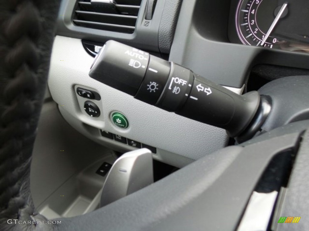 2017 Honda Pilot Touring AWD Controls Photo #119564205