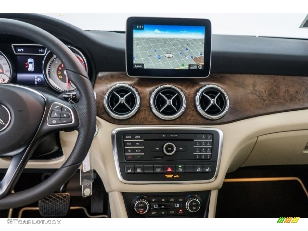 2017 Mercedes-Benz GLA 250 4Matic Controls Photos