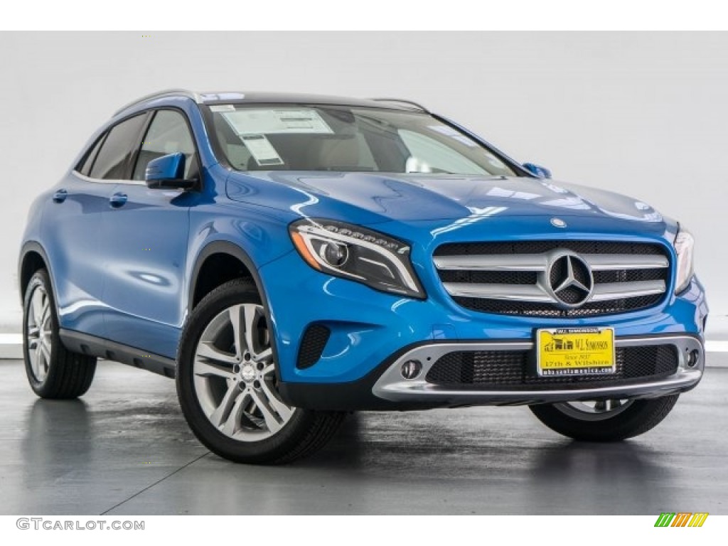 2017 GLA 250 4Matic - South Seas Blue Metallic / Beige photo #12