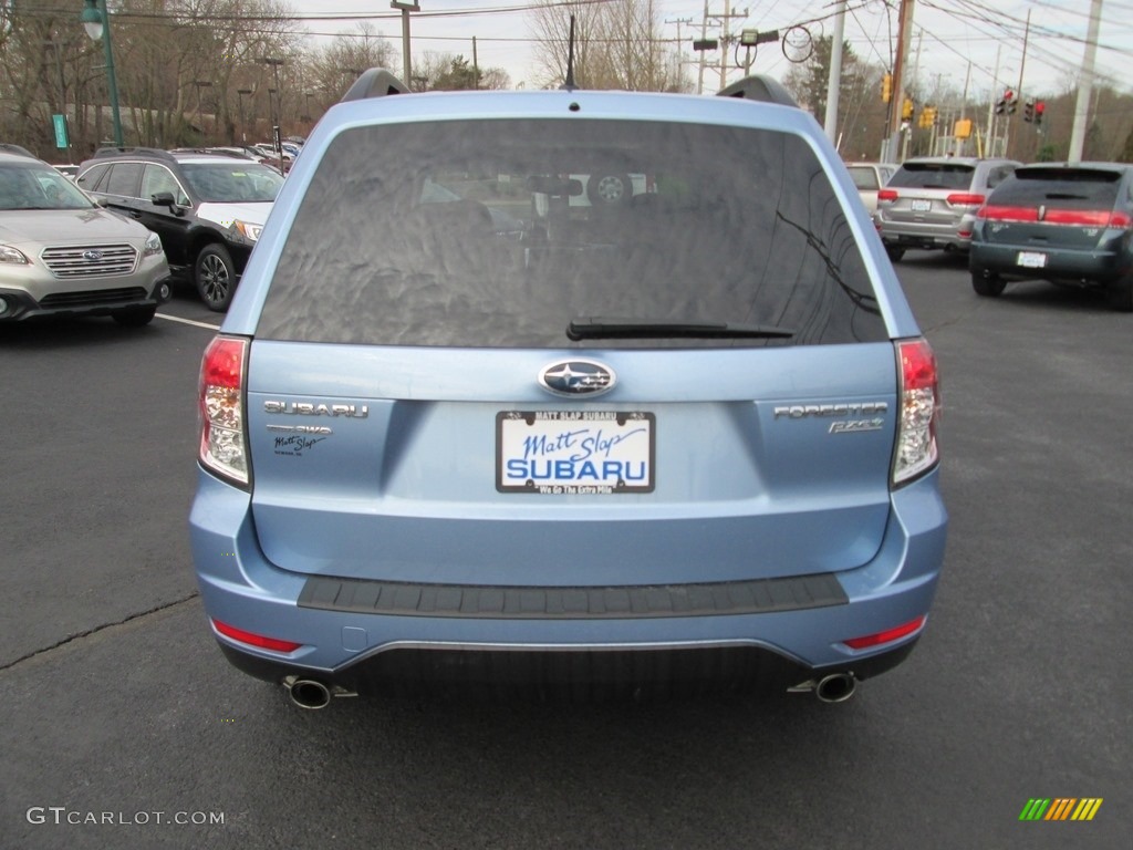 2012 Forester 2.5 X Premium - Ice Blue Metallic / Platinum photo #7