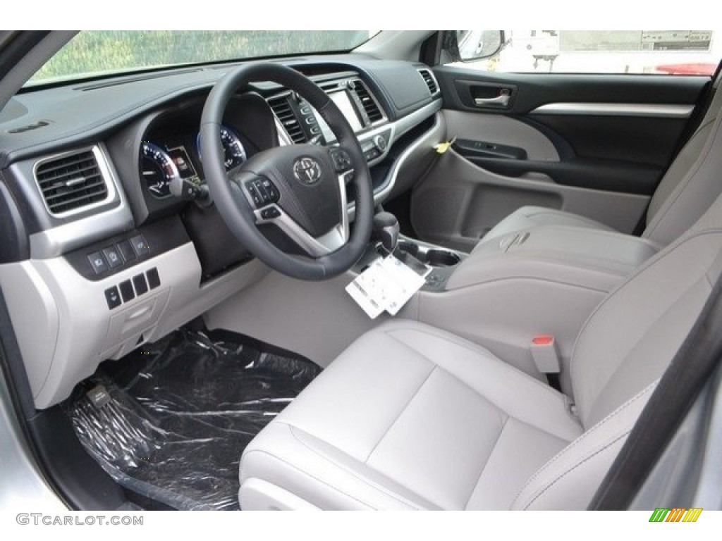 Ash Interior 2017 Toyota Highlander XLE AWD Photo #119570391