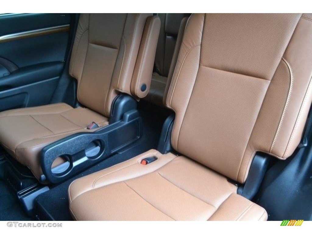 2017 Toyota Highlander Hybrid Limited AWD Rear Seat Photos