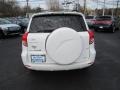 Super White - RAV4 4WD Photo No. 7