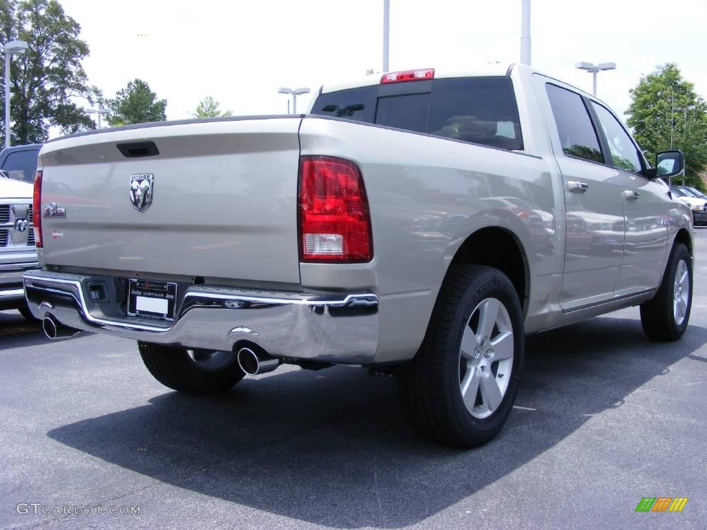 2009 Ram 1500 Big Horn Edition Crew Cab - Light Graystone Pearl / Light Pebble Beige/Bark Brown photo #3