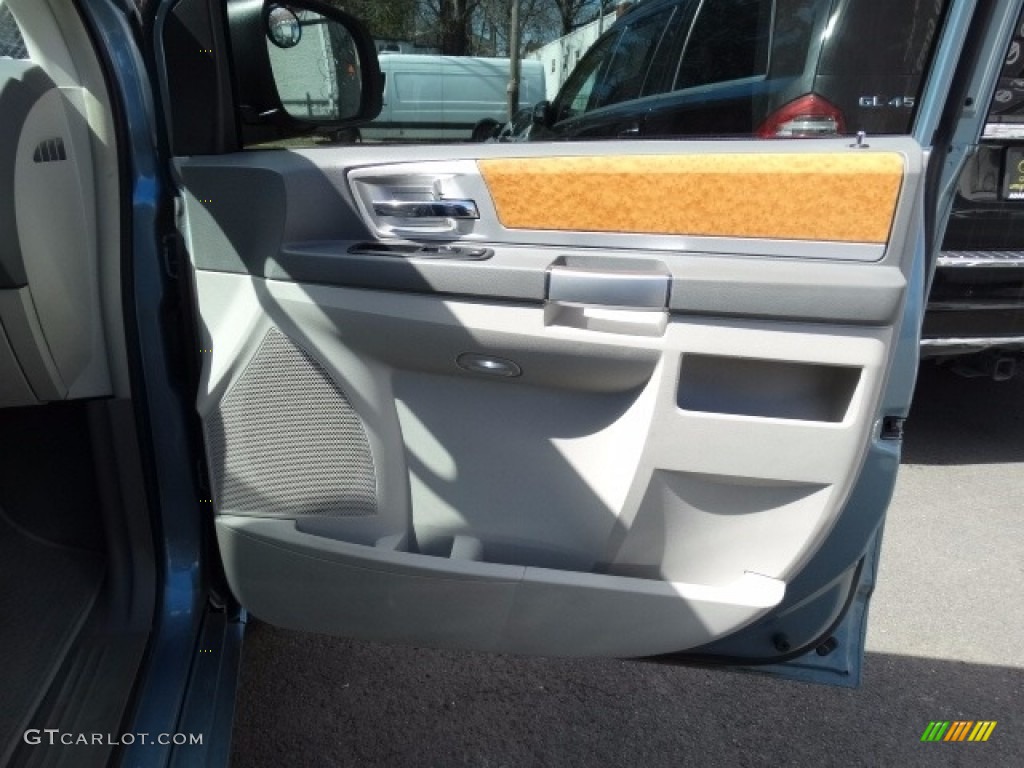 2009 Town & Country Limited - Clearwater Blue Pearl / Medium Slate Gray/Light Shale photo #10