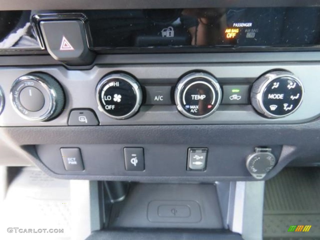 2017 Toyota Tacoma TRD Sport Access Cab 4x4 Controls Photos