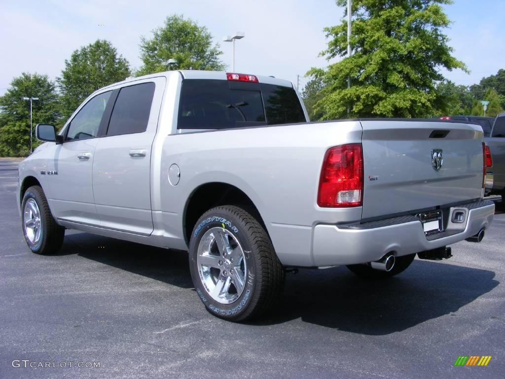 2009 Ram 1500 Sport Crew Cab - Bright Silver Metallic / Dark Slate Gray photo #2