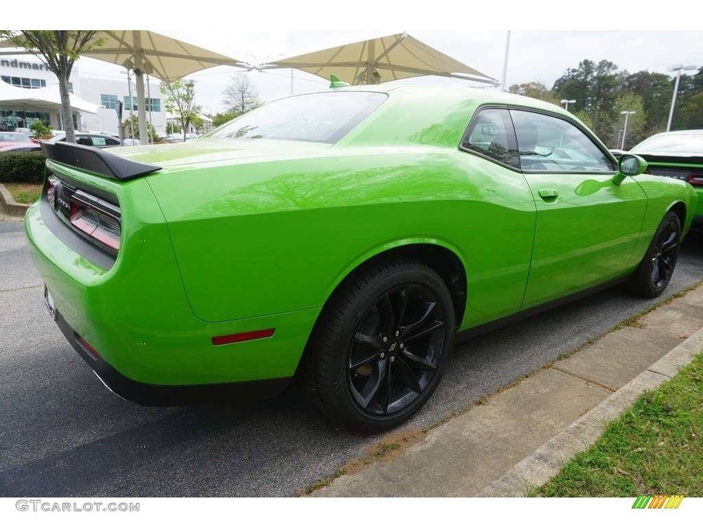 2017 Challenger SXT - Green Go / Black photo #3