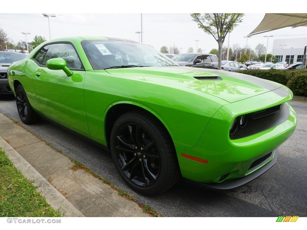 2017 Challenger SXT - Green Go / Black photo #4