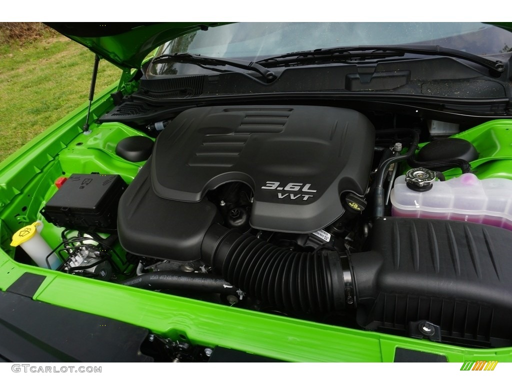 2017 Challenger SXT - Green Go / Black photo #9