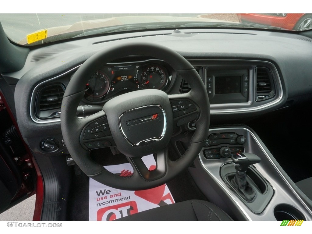 2017 Challenger SXT - Octane Red / Black photo #7