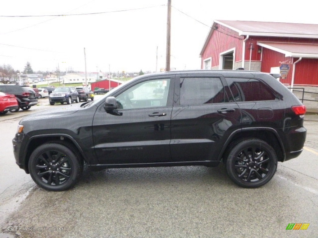 2017 Grand Cherokee Laredo 4x4 - Diamond Black Crystal Pearl / Black photo #2