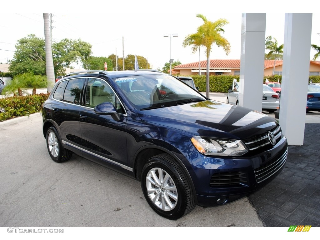 2014 Touareg V6 Sport 4Motion - Night Blue Metallic / Cornsilk Beige photo #1