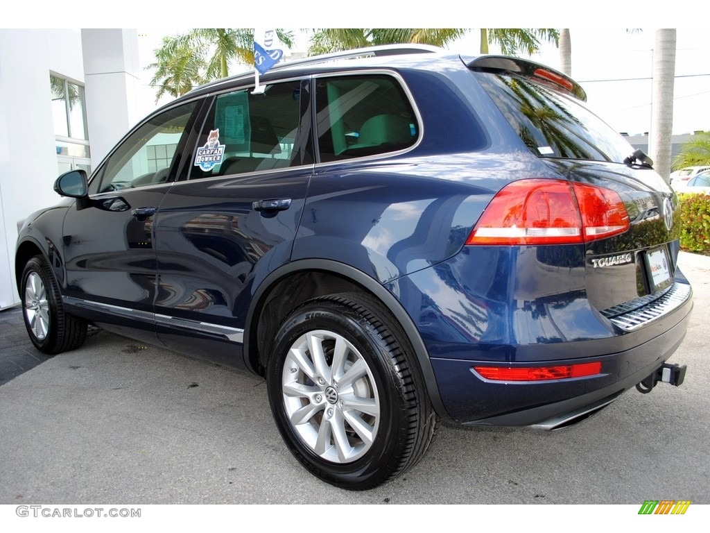 2014 Touareg V6 Sport 4Motion - Night Blue Metallic / Cornsilk Beige photo #7