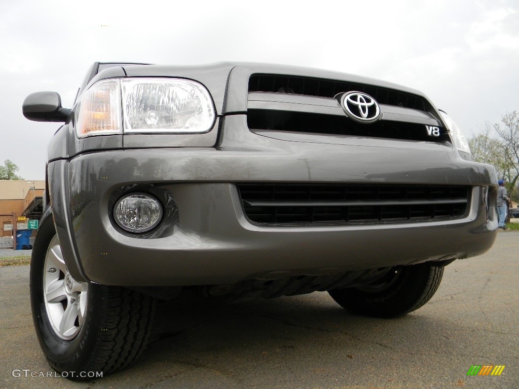 2007 Sequoia SR5 4WD - Phantom Gray Pearl / Light Charcoal photo #1