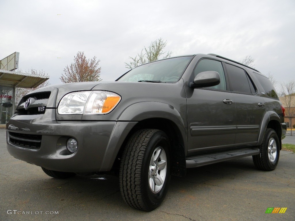 2007 Sequoia SR5 4WD - Phantom Gray Pearl / Light Charcoal photo #6