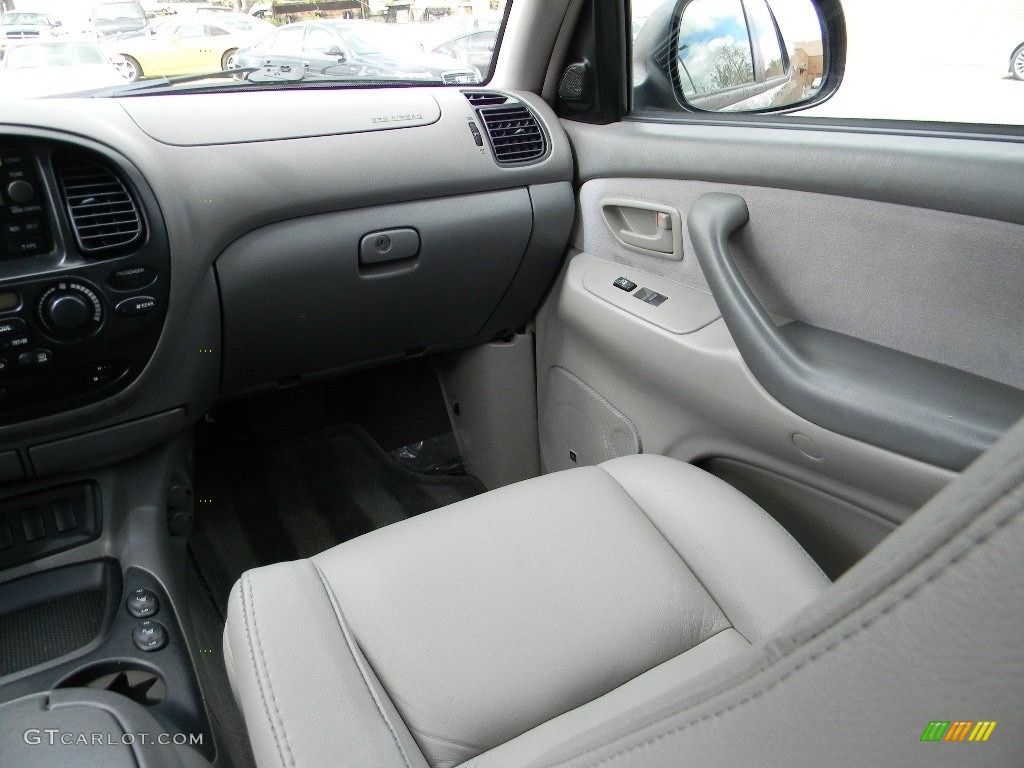 2007 Sequoia SR5 4WD - Phantom Gray Pearl / Light Charcoal photo #14