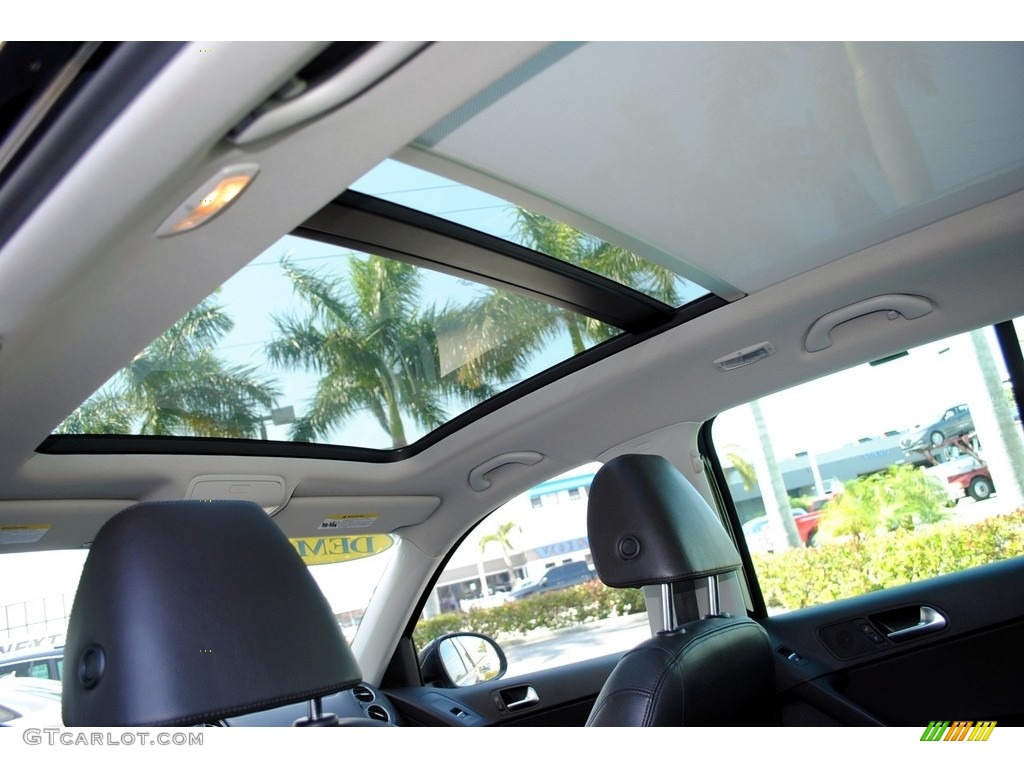 2017 Volkswagen Tiguan Sport Sunroof Photo #119583903