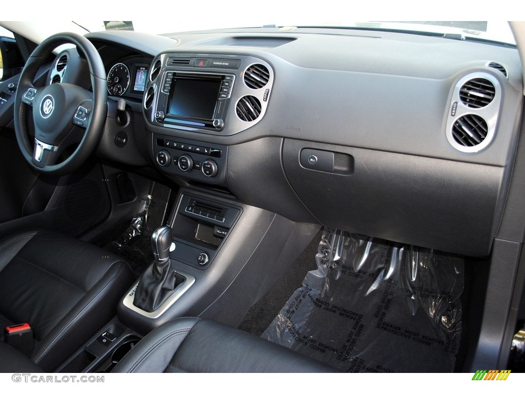 2017 Volkswagen Tiguan Sport Charcoal Dashboard Photo #119584068