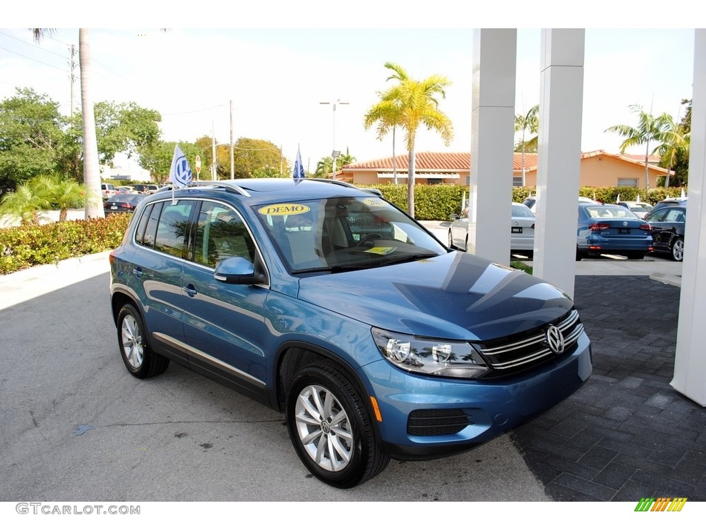 2017 Tiguan Wolfsburg - Pacific Blue Metallic / Beige/Black photo #1