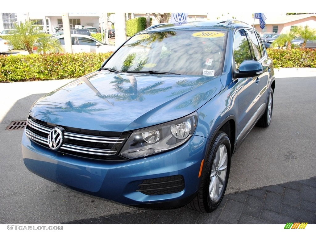 2017 Tiguan Wolfsburg - Pacific Blue Metallic / Beige/Black photo #4
