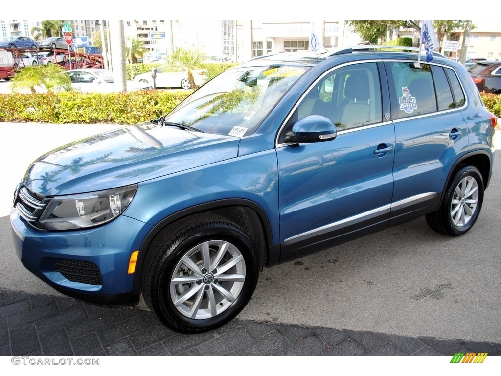 2017 Tiguan Wolfsburg - Pacific Blue Metallic / Beige/Black photo #5