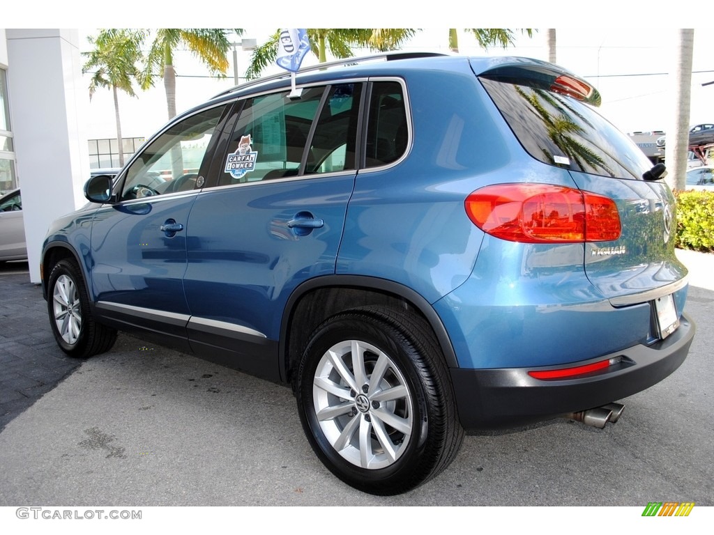 2017 Tiguan Wolfsburg - Pacific Blue Metallic / Beige/Black photo #7