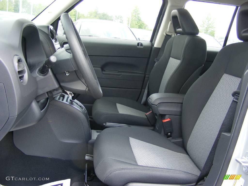2009 Patriot Sport - Bright Silver Metallic / Dark Slate Gray/Medium Slate Gray photo #5