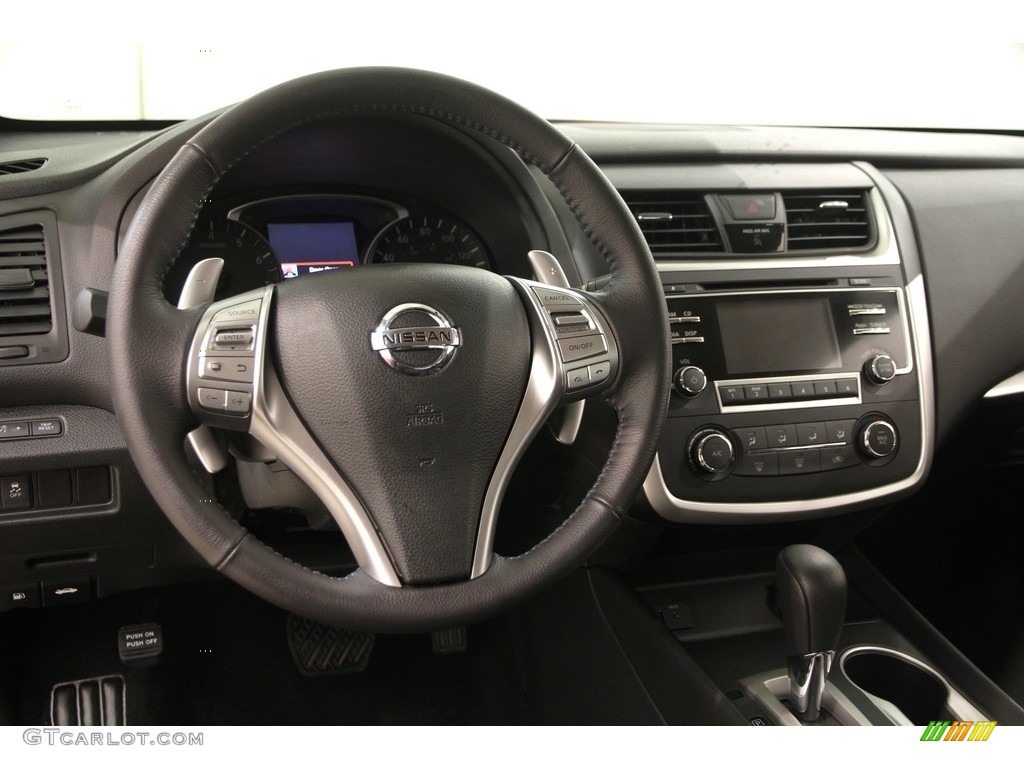 2016 Altima 2.5 SR - Cayenne Red / Charcoal photo #7