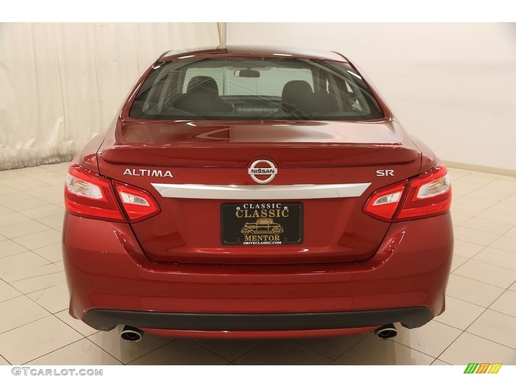 2016 Altima 2.5 SR - Cayenne Red / Charcoal photo #19