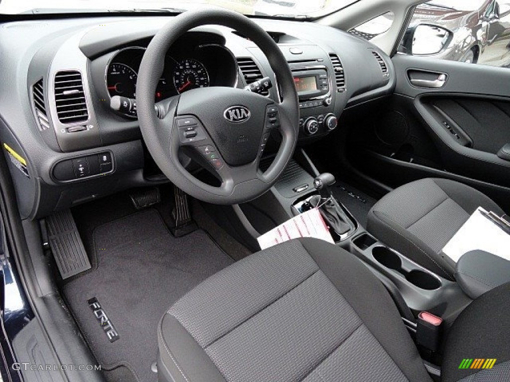 Black Interior 2017 Kia Forte5 LX Photo #119593332