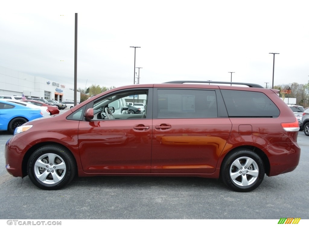 2014 Sienna LE - Salsa Red Pearl / Light Gray photo #5
