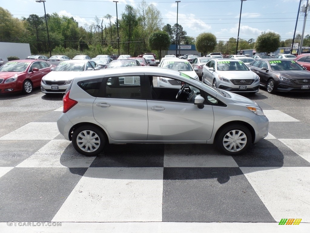 2016 Versa Note SV - Brilliant Silver / Charcoal photo #3